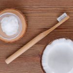 Λάδι καρύδας κατά της φθοράς των δοντιών