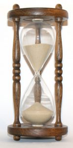 Wooden_hourglass_3
