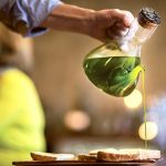 Εσύ πόσο ελαιόλαδο έφαγες σήμερα;